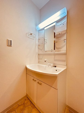 S Apt.玉津町の洗面所