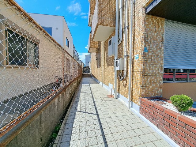 アルモニーナカモトⅠのエントランス