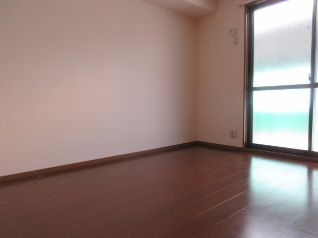 セジュール西明石の洋室|6帖