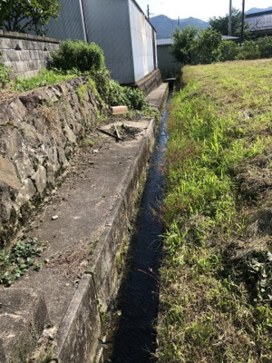 【その他】 | 柏原町南多田売土地 | 排水路です