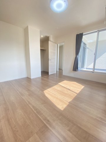 【洋室】 | 南区城南町舞原 | ☆全居室収納付きです☆お部屋をより広く使用できますね☆