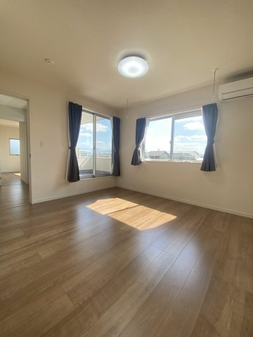 【洋室】 | 南区城南町舞原 | ☆2階に洋室が3部屋あります☆