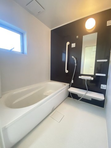 【浴室】 | 南区城南町舞原 | ☆1坪以上のシステムバス☆お子様との入浴時間も楽しめそうです☆