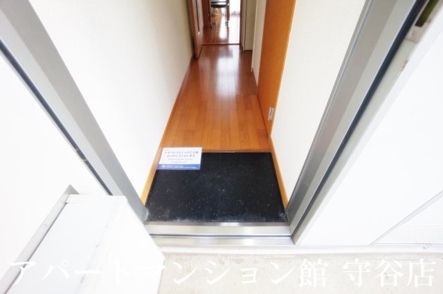 レオパレスカネエーズ柳橋の玄関