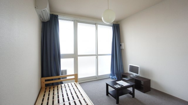 レオパレスYANAGIDAの居間・リビング