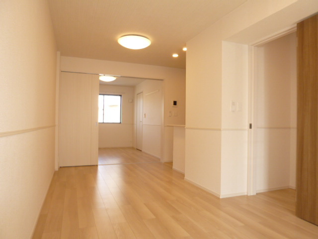 ノイシュタットエビスⅠの居間・リビング