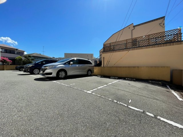 ソレイユ霞ヶ丘の駐車場