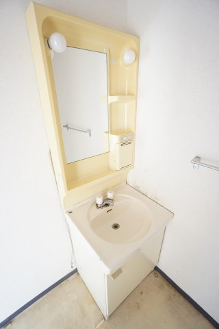 【独立洗面台】 | タウニー四和 | ※同物件・同タイプの写真です。