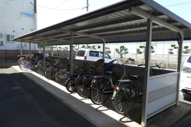 倉敷市真備町川辺の賃貸マンションのその他共用部分|自転車置き場