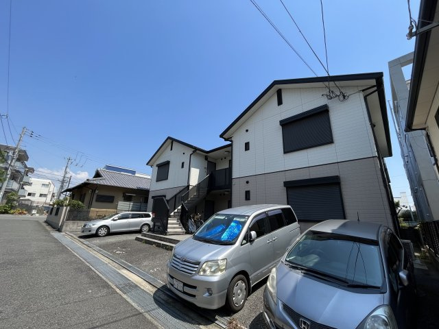 リビング清水町の外観