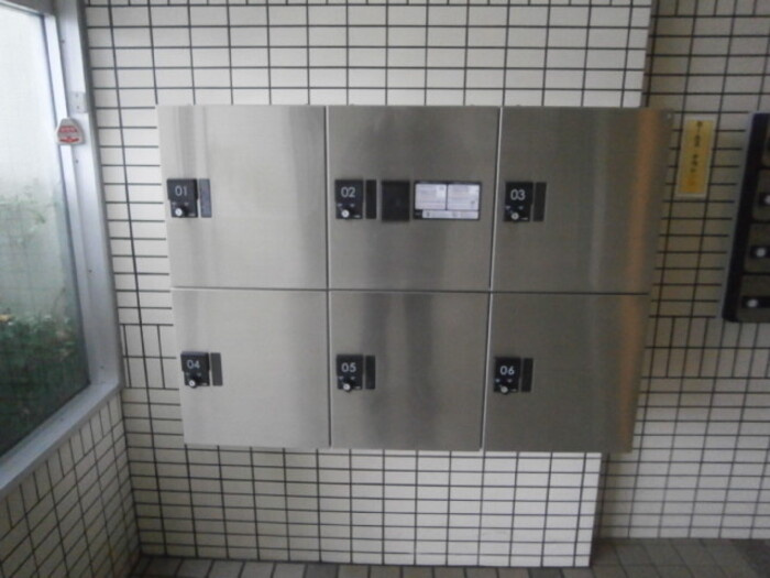 リーガル鷺沼のその他共用部分|宅配ボックス