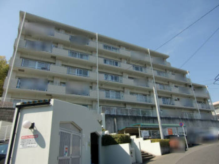 リーガル鷺沼の外観