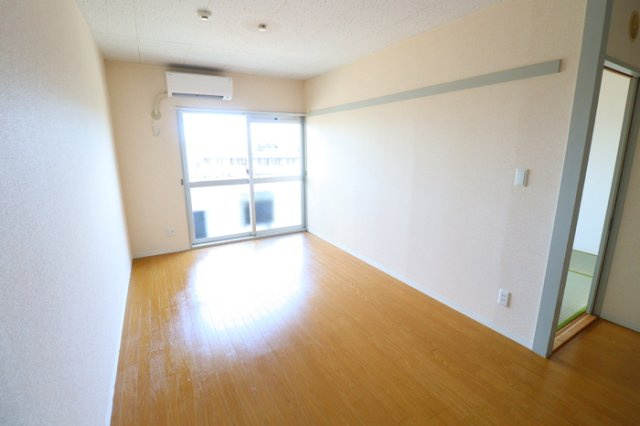 リーガル鷺沼の居間・リビング|LDK