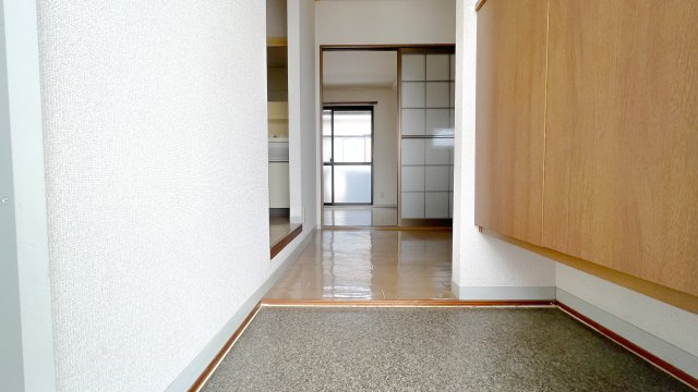 ハイツ若葉の玄関
