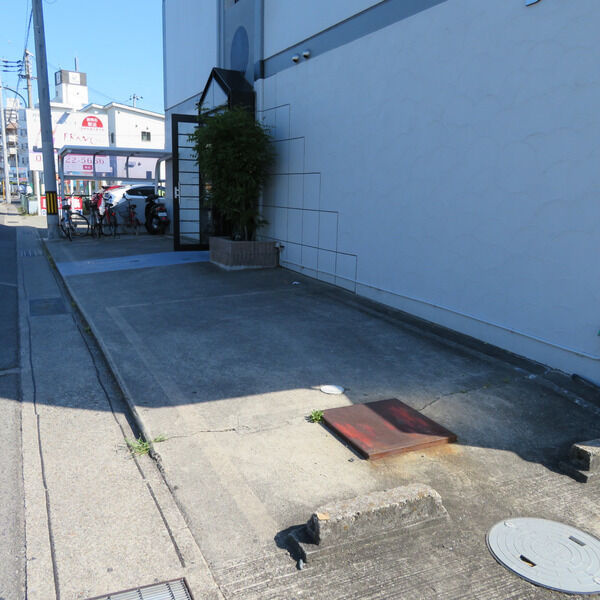 サン藤江の駐車場