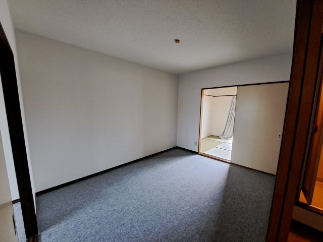 竹富士ビルの洋室