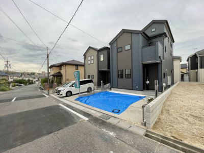 【外観】 | 愛知郡東郷町和合ヶ丘2丁目　＜仲介手数料無料＞高嶺小・東郷中　新築一戸建て | 撮影
社長の村田です！
自らプレイヤーとして営業しています
長年の経験と実績から皆様により良いマイホーム購入のご提案をいたします。
住宅ローンの不安や購入後の不安等何でもご相談ください。