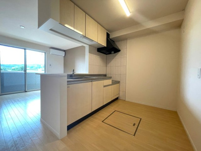 【キッチン】 | メゾン　ドゥ　ロワール | 103の写真（間取反転タイプ：イメージ）