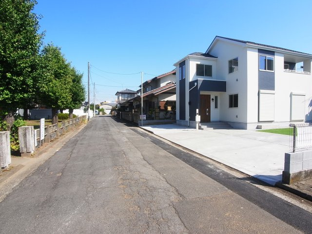 新築　前橋市朝倉町7期　Heartful　Town　1号棟の前面道路含む現地写真|現地写真　北西側接道幅員約6ｍ