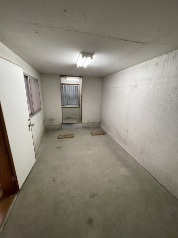 城東区今福南１丁目中古戸建の駐車場|シャッター付きの駐車場です！