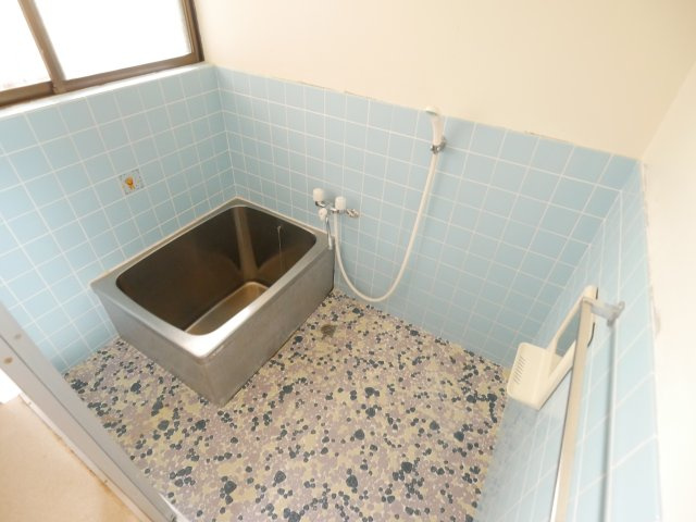 山口市江良２丁目の一戸建ての浴室|お風呂です