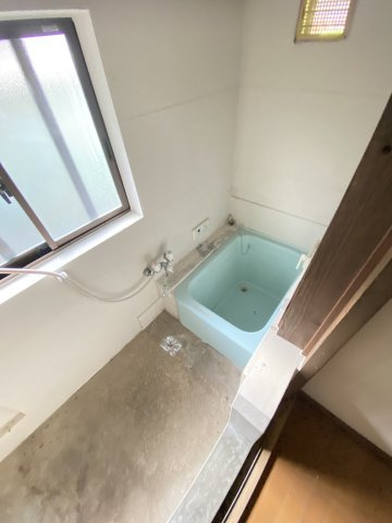 山口市三の宮２丁目の一戸建ての浴室|コンパクトで使いやすいお風呂です