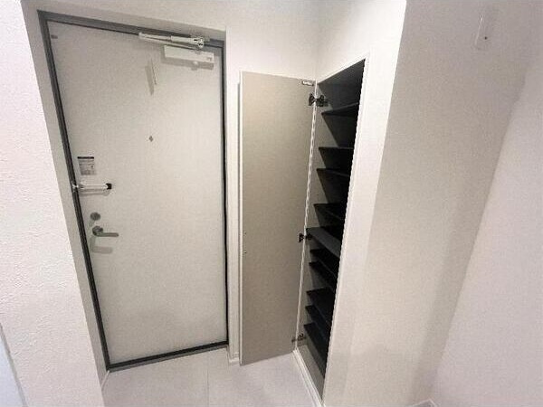 エルサチの玄関