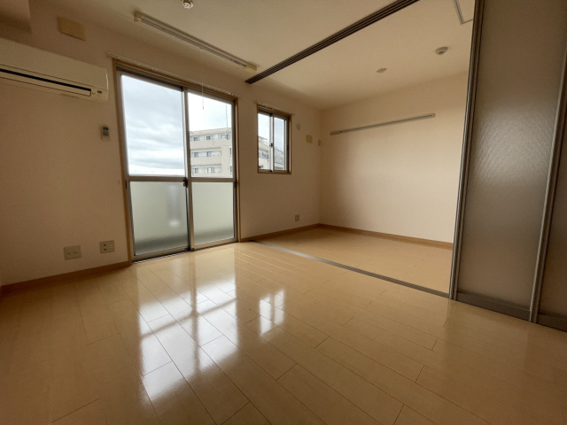 憩ハイツの居間・リビング