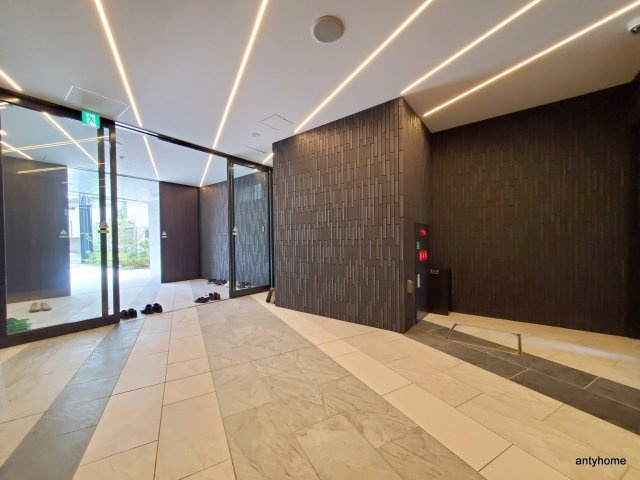 バウスフラッツ新大阪　仲介手数料無料のロビー