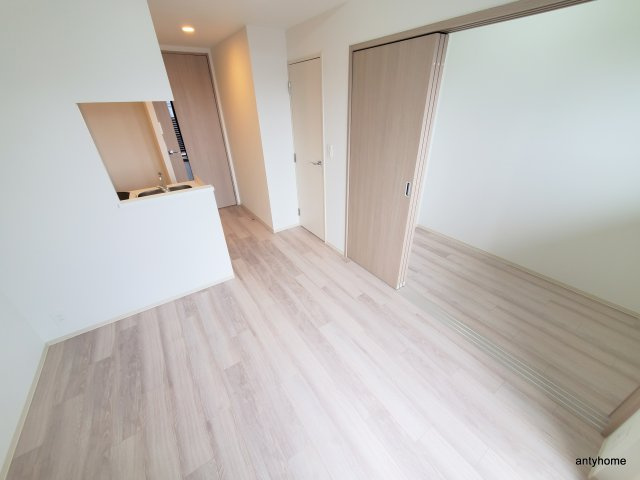 バウスフラッツ新大阪　仲介手数料無料の居間・リビング