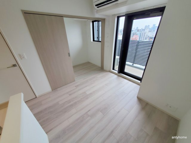 バウスフラッツ新大阪　仲介手数料無料の居間・リビング