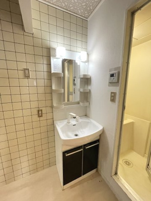 【洗面所】 | サンライフ菅原 | 使いやすい洗面所です