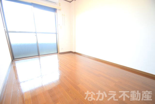 【寝室】 | 落ち着いた色調の寝室です