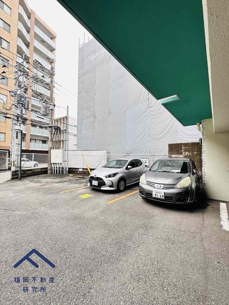 ライオンズマンション博多駅南第3の駐車場