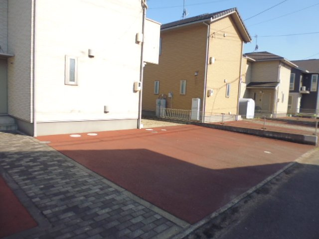 サンハウスＣの駐車場