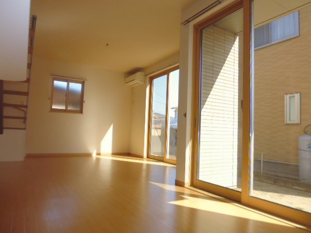 サンハウスＣの居間・リビング