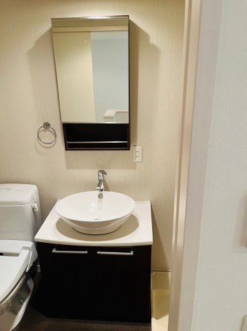 仲介手数料0円！！ベーネ明治の洗面所