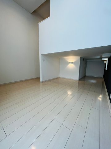 仲介手数料0円！！ベーネ明治の居間・リビング