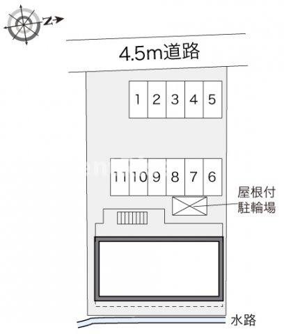 レオパレスフローラの駐車場