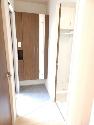 【玄関】 | グレイスヴィラ南浜 B棟 | シンプルで使いやすい玄関です