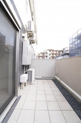 【バルコニー】 | イルミナーレ | ※同物件・同タイプの写真です。