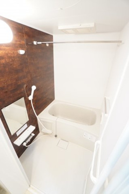 【浴室】 | イルミナーレ | ※同物件・反転タイプの写真です。