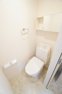 【トイレ】 | イルミナーレ | ※同物件・反転タイプの写真です。