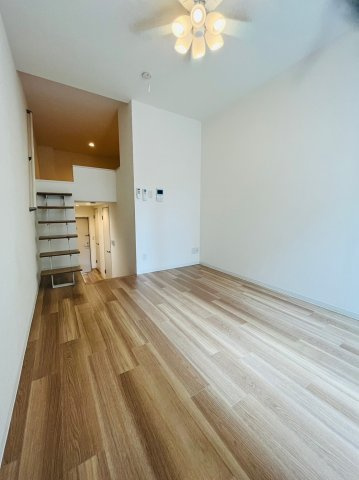 仲介手数料0円！！FAMILY STAGE伝馬町の居間・リビング