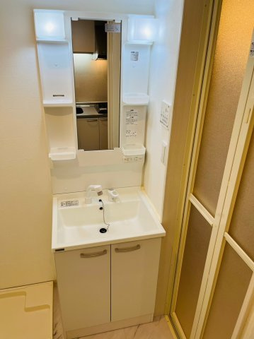 仲介手数料0円！！FAMILY STAGE伝馬町の洗面所