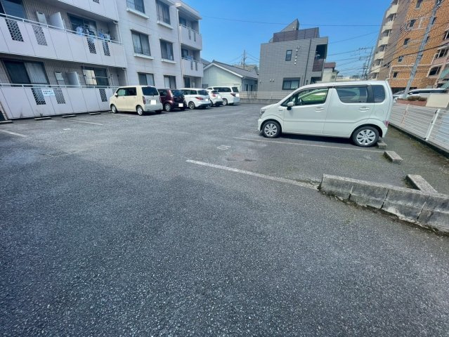 【駐車場】