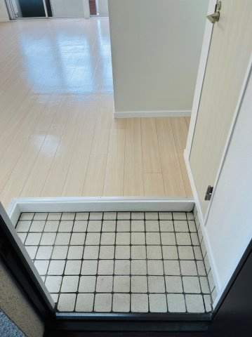 仲介手数料0円！！蜂須賀ビルの玄関