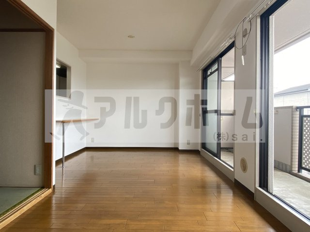 サニーコート浅井の居間・リビング