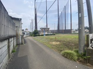 【前面道路含む現地写真】 | 坂戸市中小坂　資材置場用地　東武東上線『鶴ヶ島駅』徒歩25分　