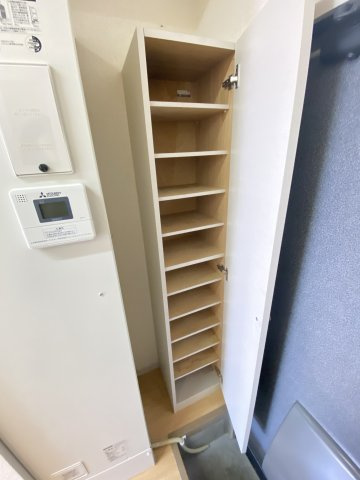 エスポルトハイツ桜並木の玄関